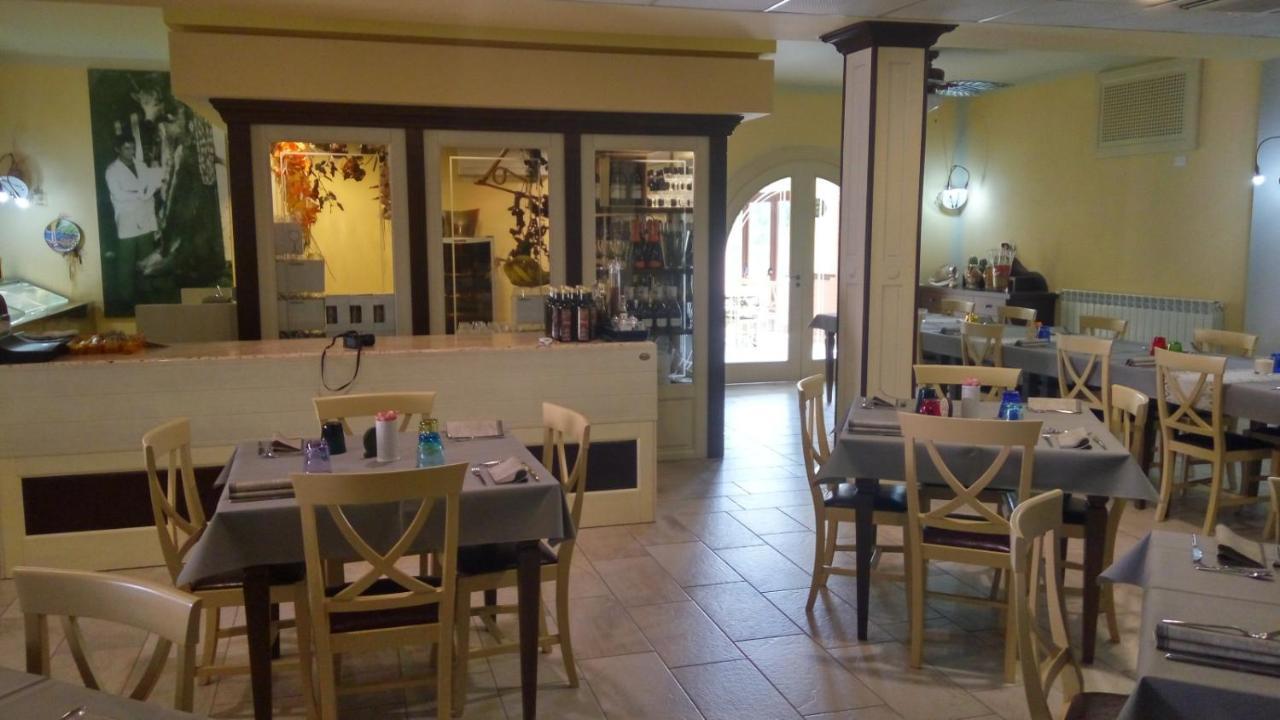 Relais Black Horse Millesimo Extérieur photo